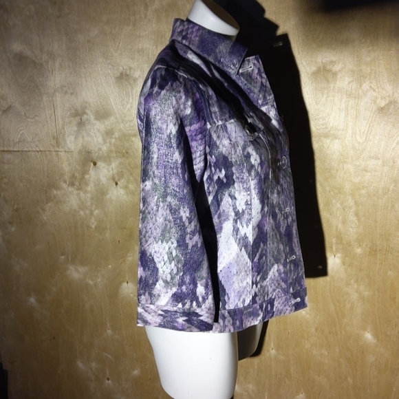 NWT CHICOS amethyst snakeskin jean jacket - Picture 3 of 6